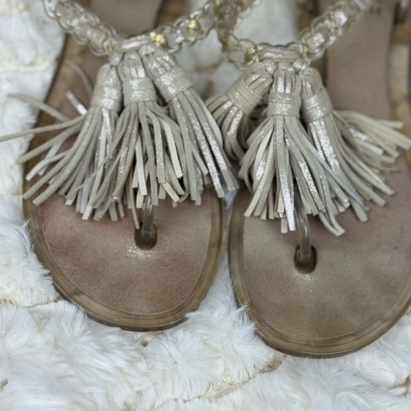 Stuart Weitzman Sandals Womens Tassels Flat Platinum Leather~SIZE 37 - Picture 3 of 8